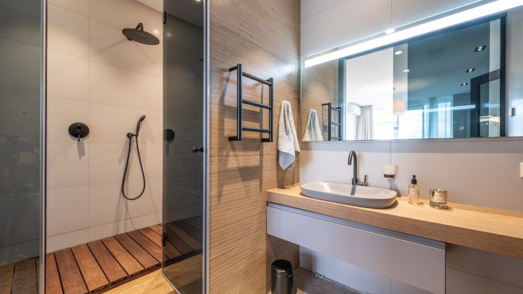 Bathroom Remodeling on a Budget in The Triangle: Tips & Tricks 7 maximize space and storage